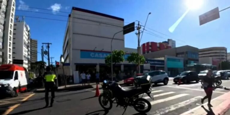 Motociclista morre após colisão com ônibus na Pituba