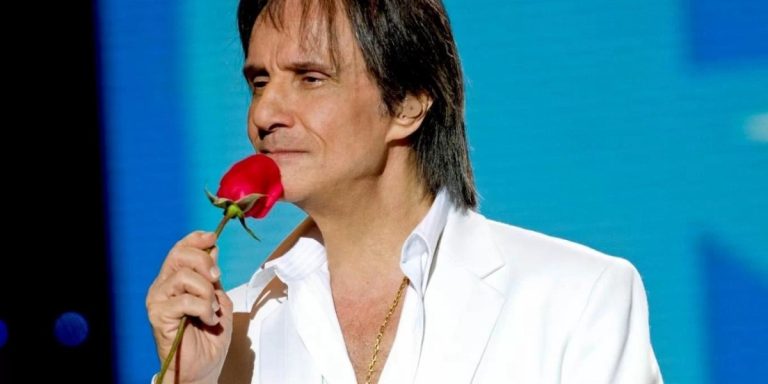 Cantor Roberto Carlos é hospitalizado e passará por cirurgia