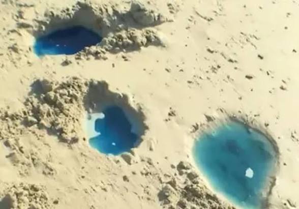 Empresa Itapuã tenta identificar origem de manchas que atingiram praia de São Tomé de Paripe