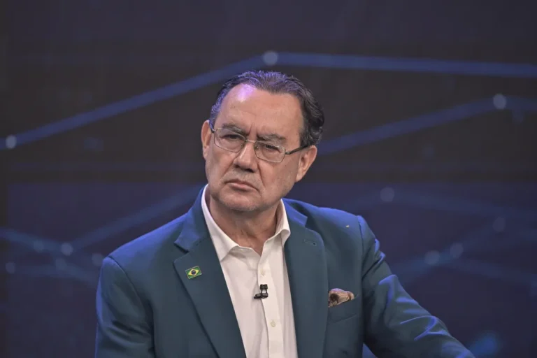 Augusto Cury dispara nas redes sociais e conquista milhões de novos seguidores com vídeos virais