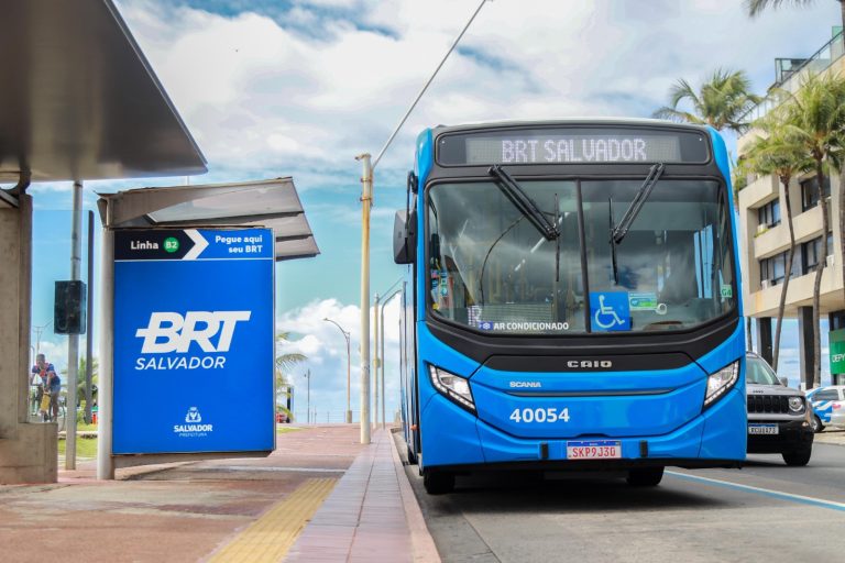 *Prefeitura implanta nova linha no sistema BRT Salvador para conectar a Estação da Lapa a Patamares*