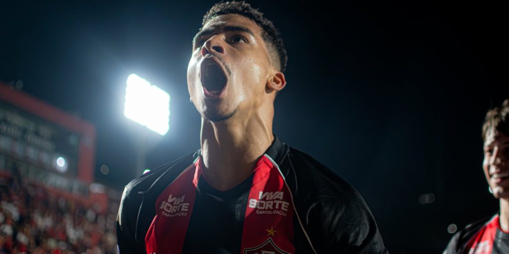 Vitória vence o Grêmio e encerra sequência de quatro jogos sem vencer