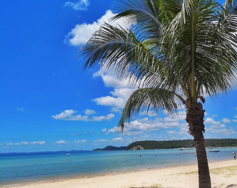 Praia de São Tomé de Paripe apresenta sinais de melhora, aponta morador que vive há 60 anos na região