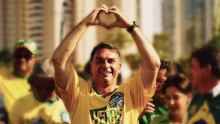 EXCLUSIVO! Flávio Bolsonaro realiza comício no Farol da Barra no dia 17 de outubro (sábado)